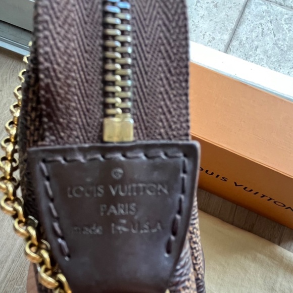 Authentic Louis Vuitton Damier Ebene Eva Clutch - Picture 5 of 8